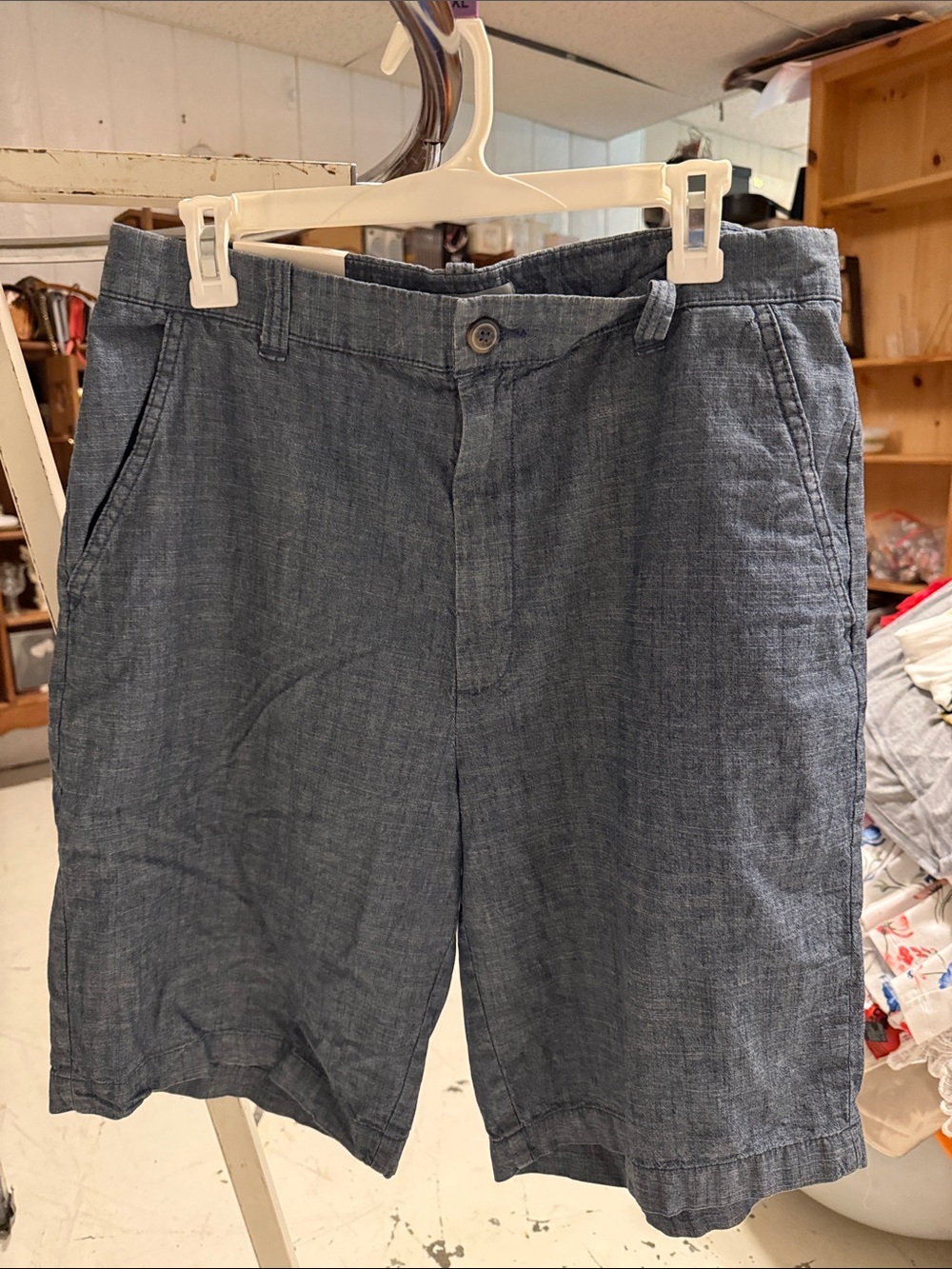 Men's Flat-Front Casual Shorts in Chambray Blue